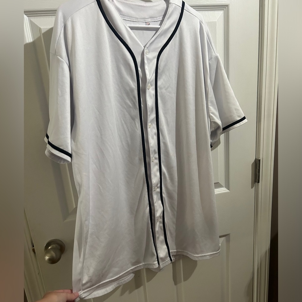 Button down white, and black generic baseball shirt. Size 4x. Unisex